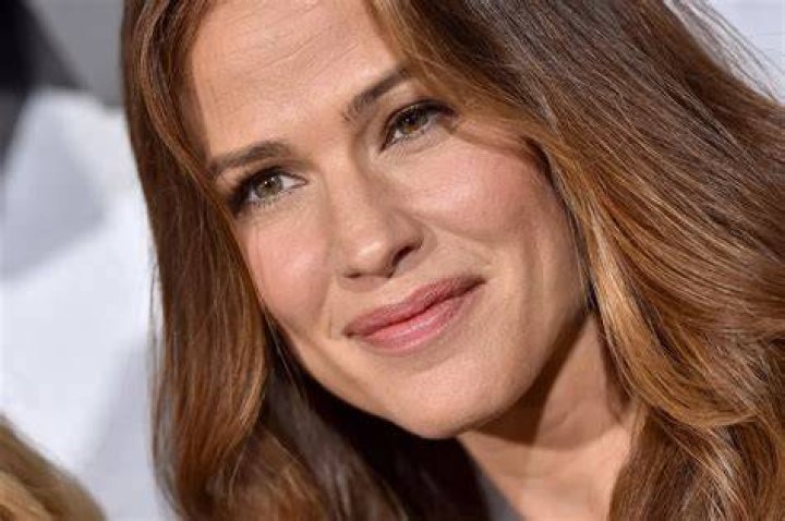 15 Jennifer Garner Photos That Will Leave You Breathless: A Visual Delight