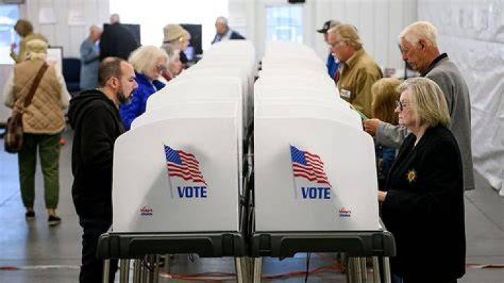 5 Voting Site: Check-in Station Procedures