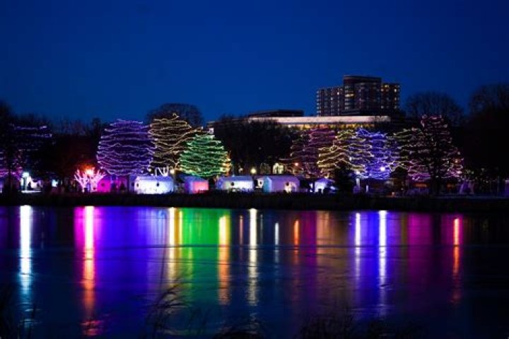 Albany, Minnesota Christmas Light Setup