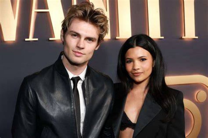 Are Noah And Nikki Dating? Unraveling The Mystery