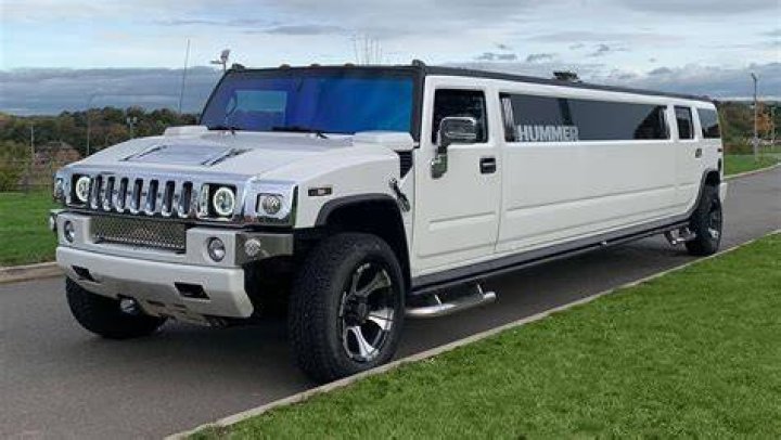 Are you in need of a limousine services in Flanders, NJ? Call us at (800) 530-9952