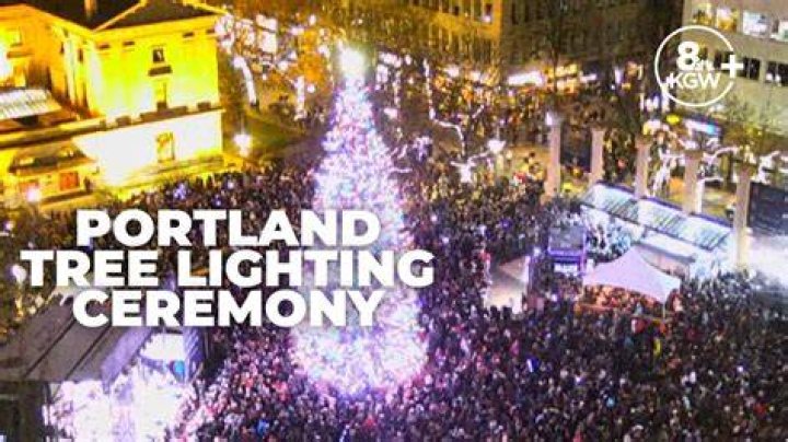 Austin, Oregon Holiday Light Setup
