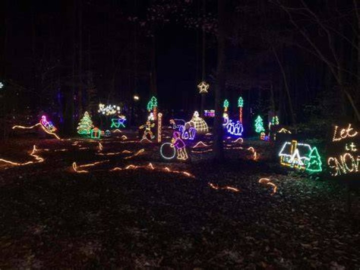 Belmont, Maryland Xmas Light Setup