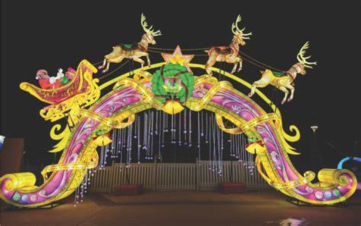 Berea, Arkansas Christmas Light Setup