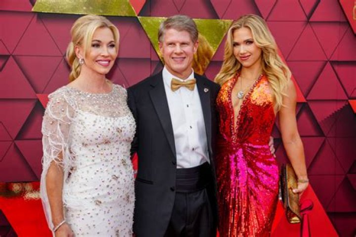 Clark Hunt's Wife: All About Tavia Shackles Hunt, Chiefs' First Lady