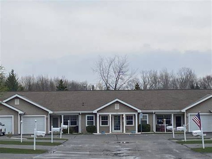 commercial roofing repair-Combined Locks, WI