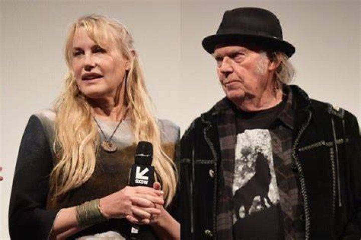 Daryl Hannah's Pregnancy Rumors Explored