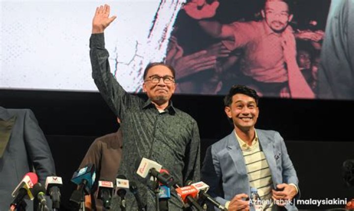 Height, Weight, Age, And The Untold Story Behind The Comedy Legend
