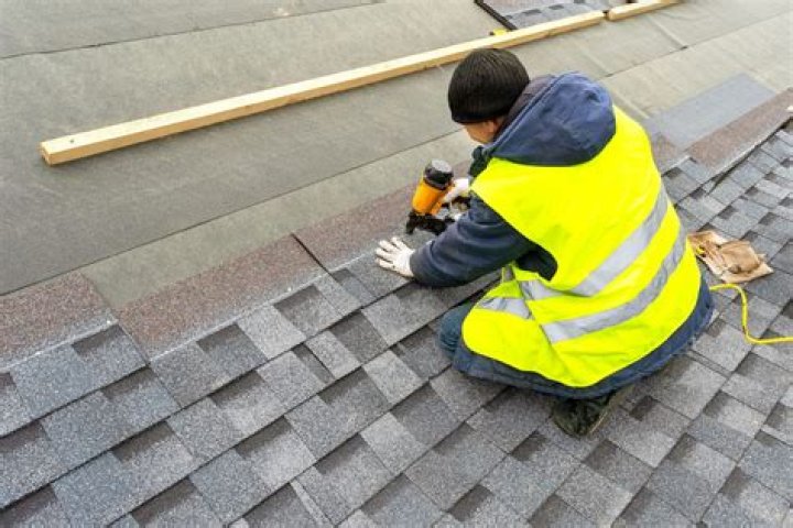 installing shingles-Suffolk, VA