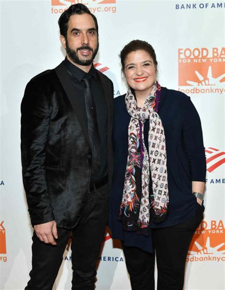 Is Alex Guarnaschelli Married? Unpacking the Chef's Relationship Story