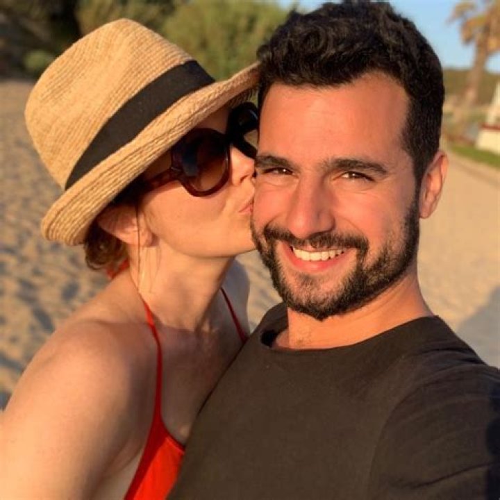 Is Bellamy Young Married Or Single?