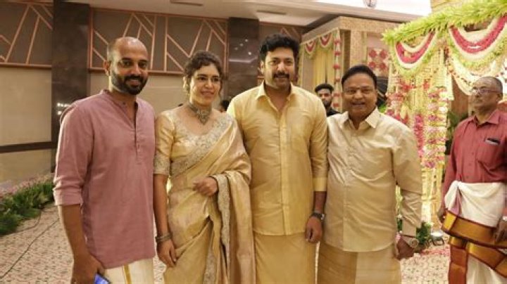 Jayam Ravi's Parents' Meeting With Editor Mohan