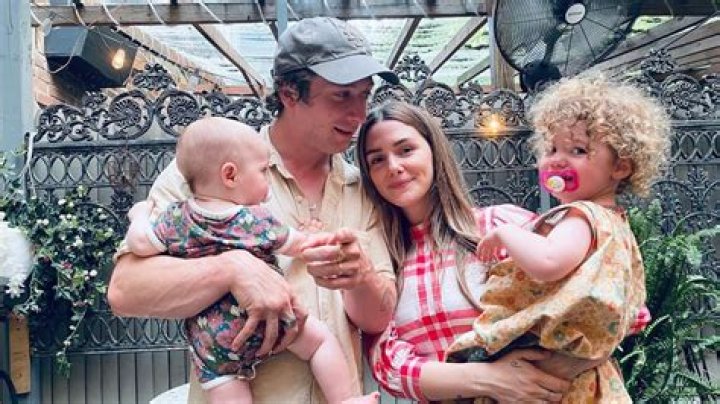Jeremy Allen White, Wife Addison Timlin's Relationship Timeline