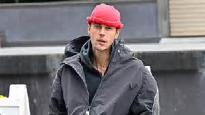 justin bieber doesn't look like ellen page anymore