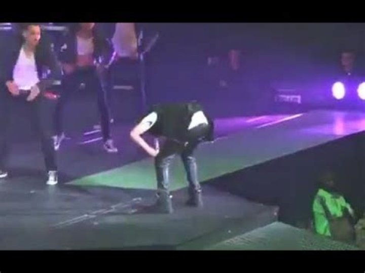 Justin Bieber Throws Up on Stage!