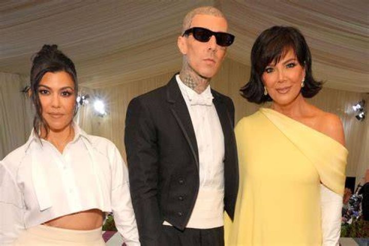 Kardashian fans rattled after Kris Jenner brutally snubs daughter Kourtney during speech at Christma