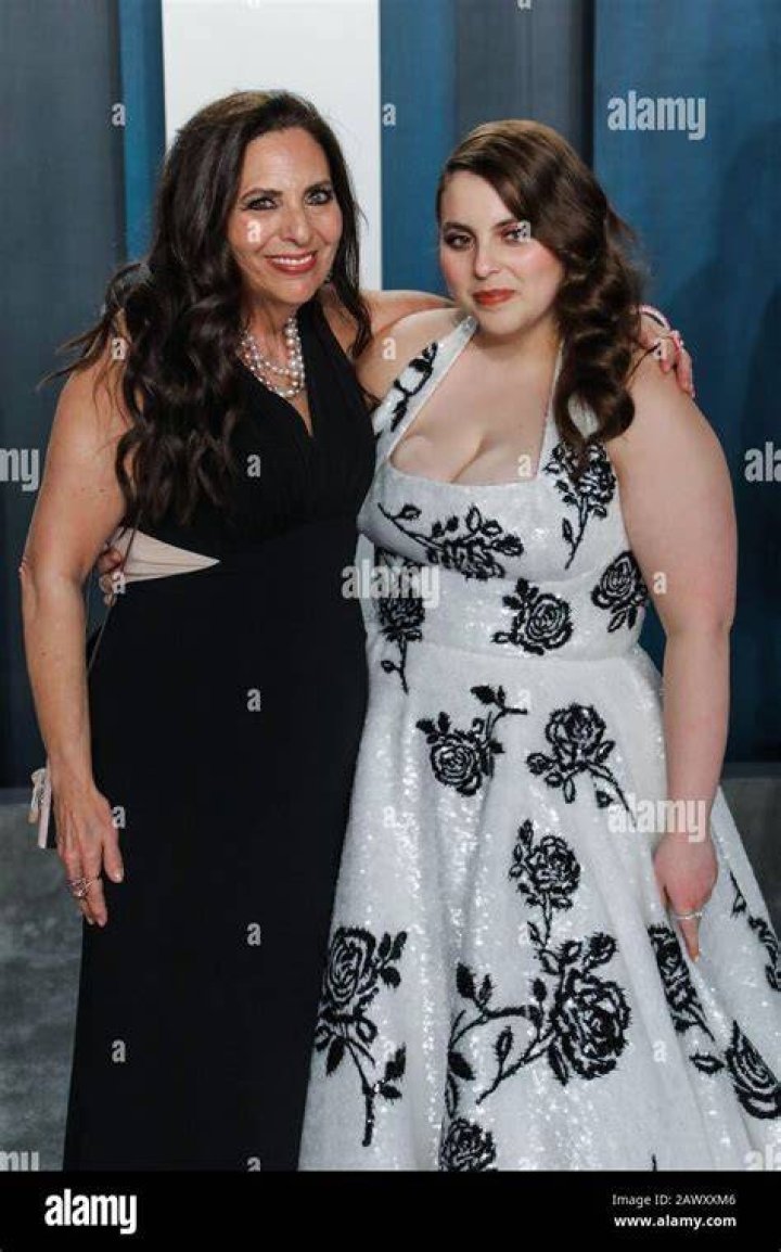 Meet Sharon Lyn Chalkin Beanie Feldstein S