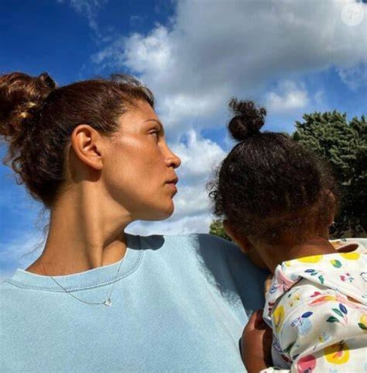 Nawell Madani Et Sa Famille