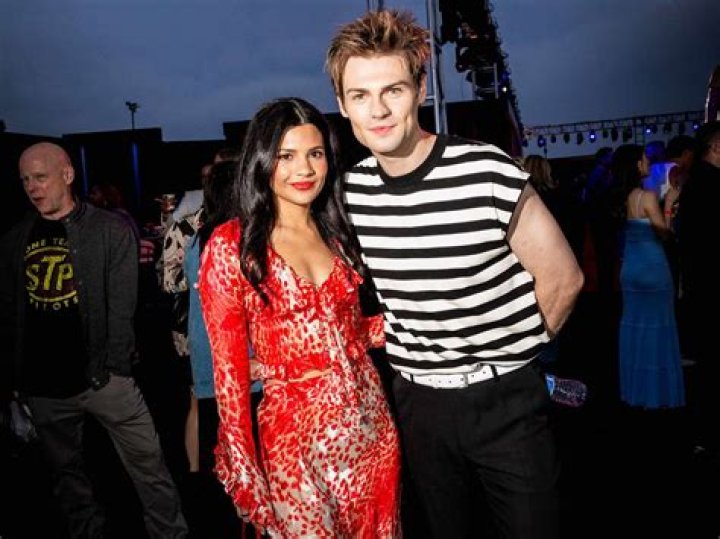 Noah LaLonde e Nikki Rodriguez: Unpacking Their On-Screen Chemistry and Real-Life Buzz
