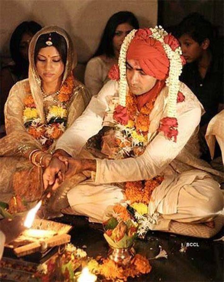 Ruma then married Arup Guha Thakurta