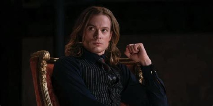 Sam Reid: The Captivating Presence Stealing Hearts on Screen