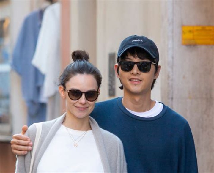 Song Joong Ki And Katy Louise Saunders' Love