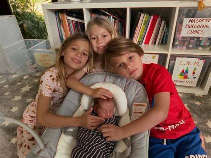 Uncover The Enchanting World Of The "Famille Enrique Iglesias"