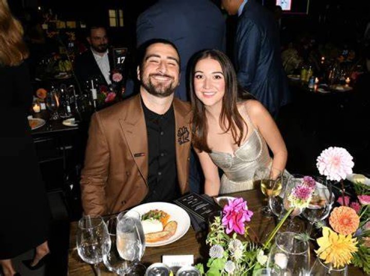 Uncover The Secrets: Noah Kahan's Relationships Explored