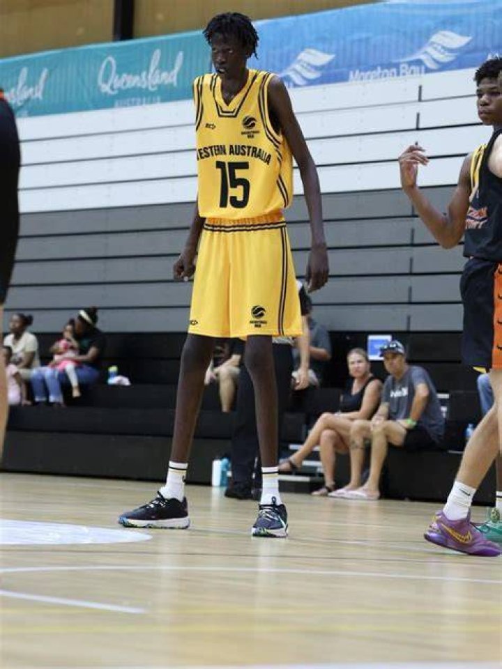 Unleashing Rome Odunze: Nigeria's Rising Basketball Star