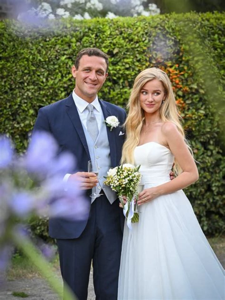 Unpacking the Buzz: What's the Latest on Eva Vlaardingerbroek Husband?