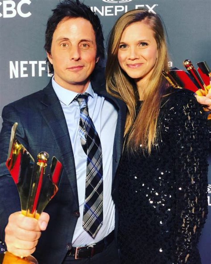 Unraveling the Mystery: Who is Jonny Harris's Wife?