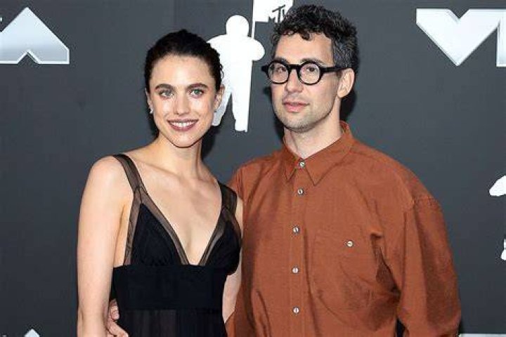 Unraveling The Truths Behind Jack Antonoff And Margaret Qualley's Age Difference