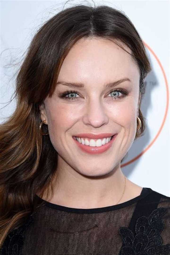 Unveiling Jessica McNamee's Net Worth: A Journey Of Discovery