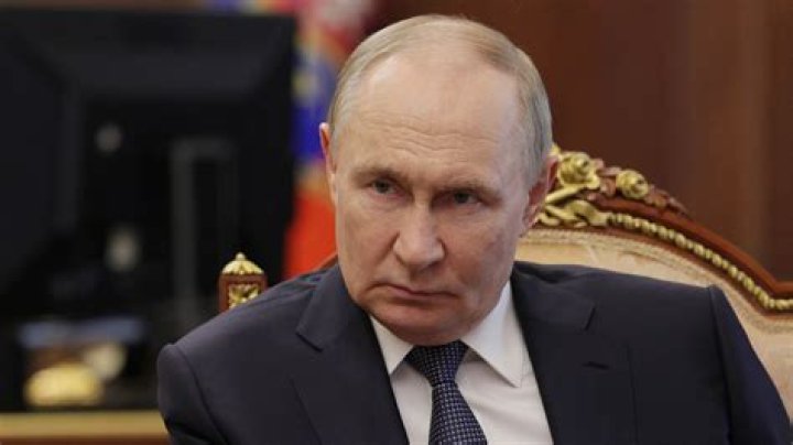 Unveiling Putin's Age And Height: Uncover Surprising Insights