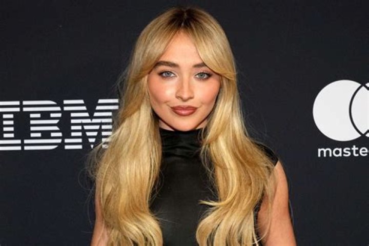 Unveiling Sabrina Carpenter's Height: Insights And Revelations