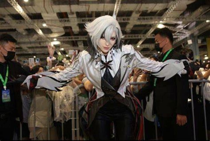 Unveiling The Height Of Karina: The Enigmatic Cosplayer