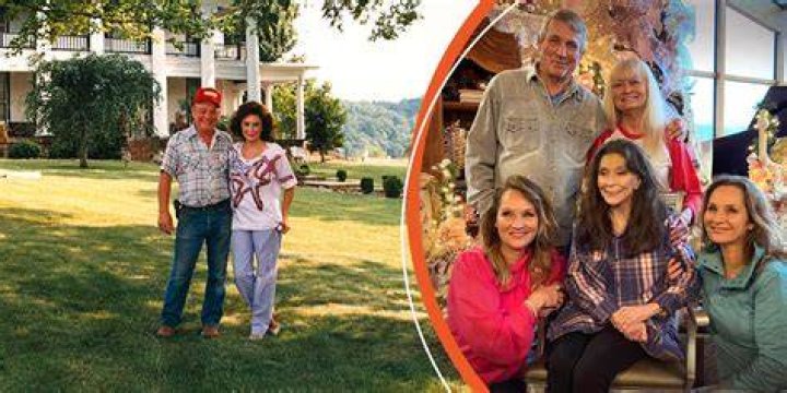 Unveiling The Secrets Of Lynn Greenfield: Wolf Conservation Icon