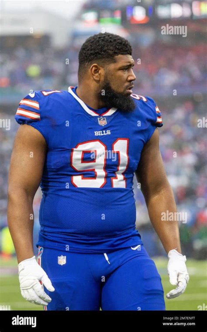 What Buffalo Bills Ed Oliver's Salary Reveals