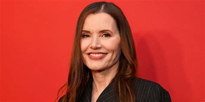 Who Is Ariane Davis Dating Now A?
